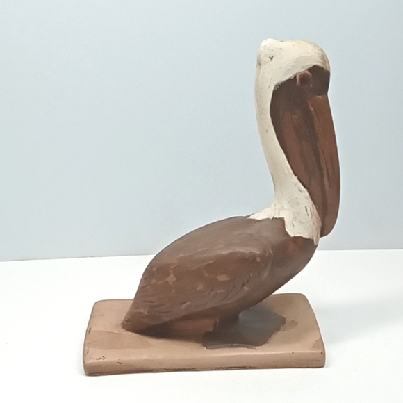 Vintage hand painted ceramic pelican figurine. - Picture 2 of 7